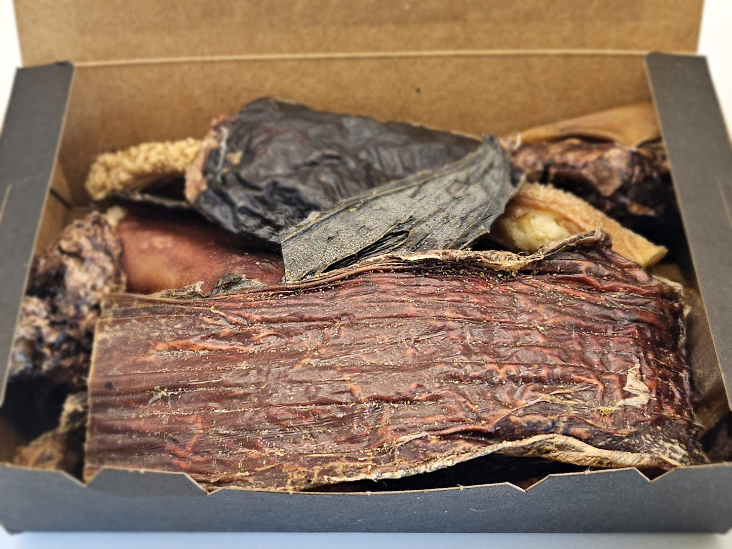 Dora’s Deluxe Snack Box – Premium Assorted Dog Treats (280g)