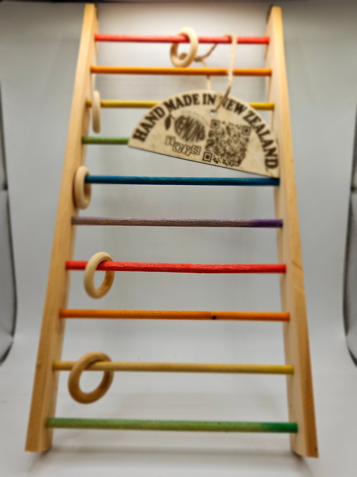 Straight Ladder with Play Rings – Colourful Fun for Small Birds!